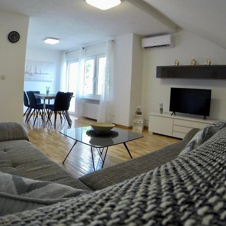 Holiday Apartment Lavanda Sumpetar Jesenice  Exterior foto