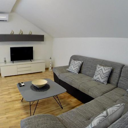 Holiday Apartment Lavanda Sumpetar Jesenice  Exterior foto